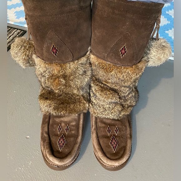 Authentic Manitoba mukluks - Picture 1 of 4